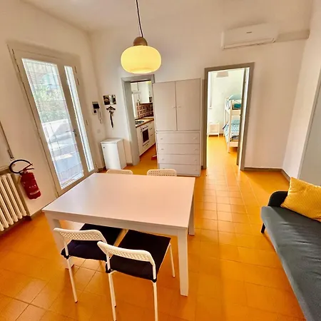 Quadrilo Fabiola Con Terrazzo, Aria Condizionata E Vicino Al Mare *