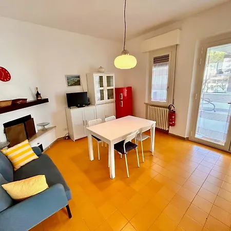 Quadrilo Fabiola Con Terrazzo, Aria Condizionata E Vicino Al Mare Apartamento *